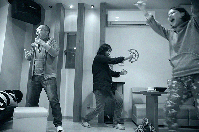 1221karaokenight.jpg